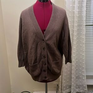 Old navy cardigan sweater‎